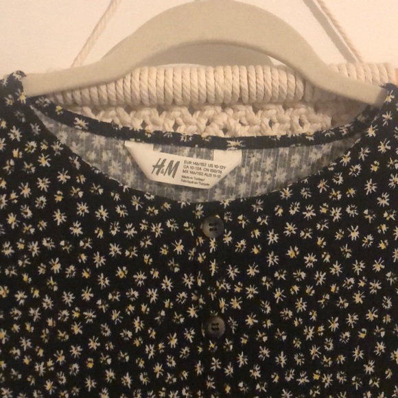 Three tops all very cute ♥️ - Picture 7 of 9